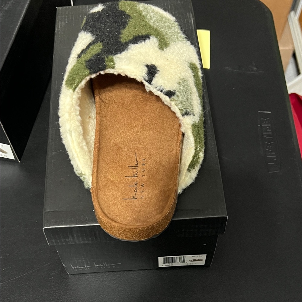 Nicole Miller Green Black Cream Faux Shearling Clog Mule - Picture 2 of 3